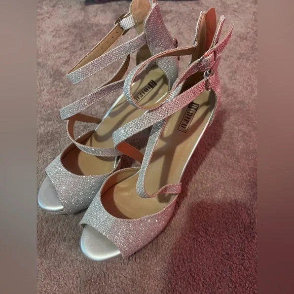 High heels - Picture 3 of 3